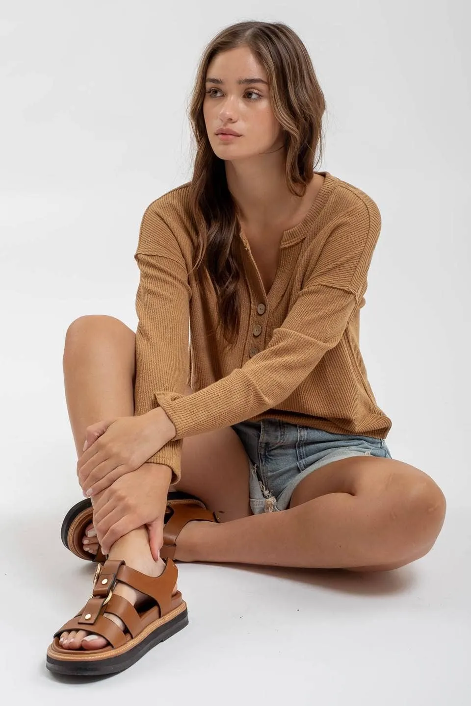 HALF BUTTON V NECK LONG SLEEVE KNIT TOP
