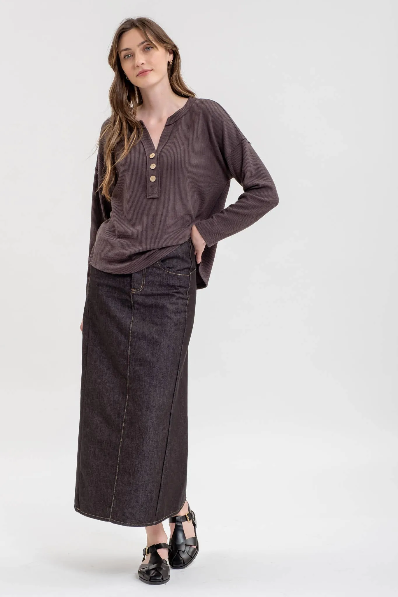 HALF BUTTON V NECK LONG SLEEVE KNIT TOP