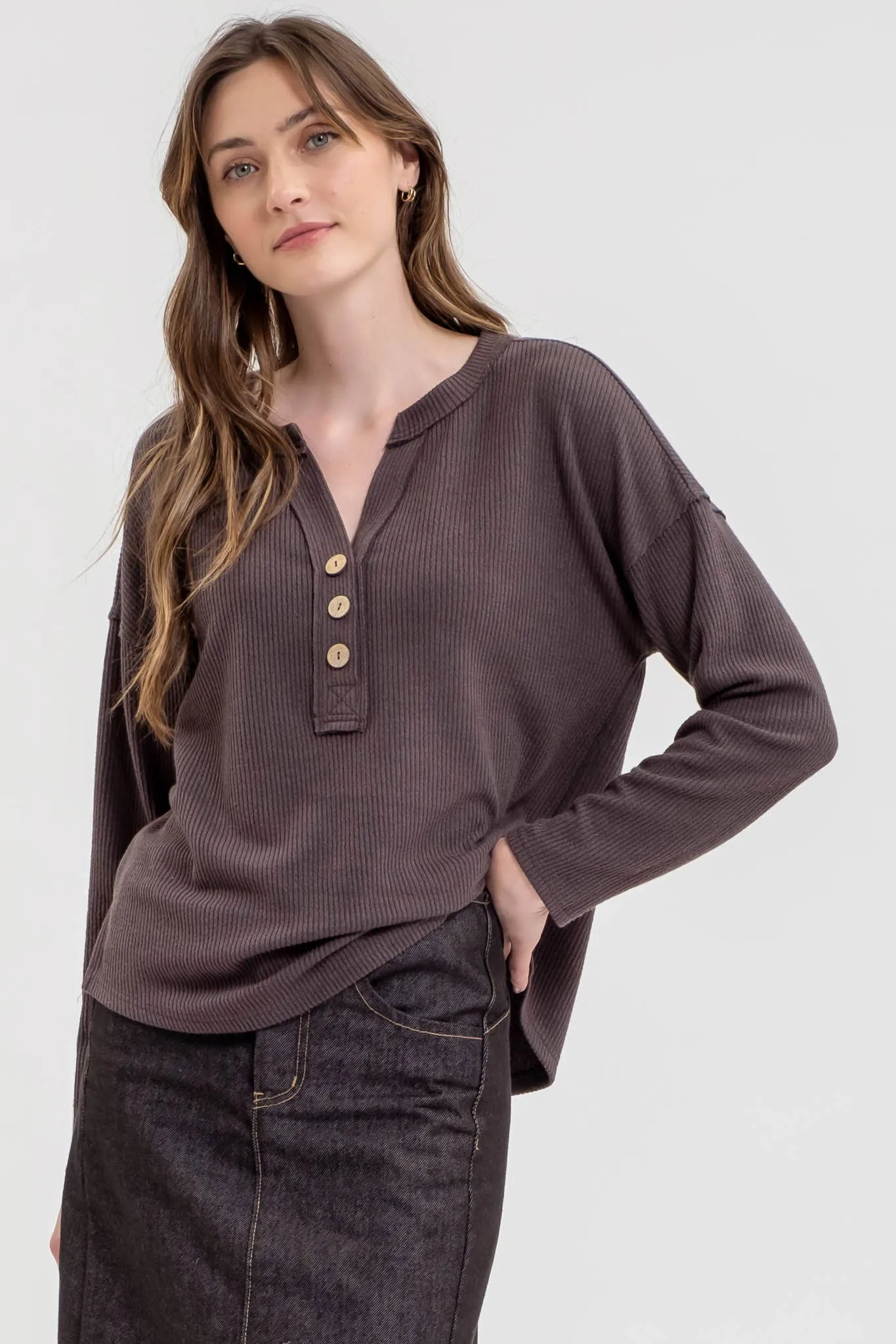 HALF BUTTON V NECK LONG SLEEVE KNIT TOP