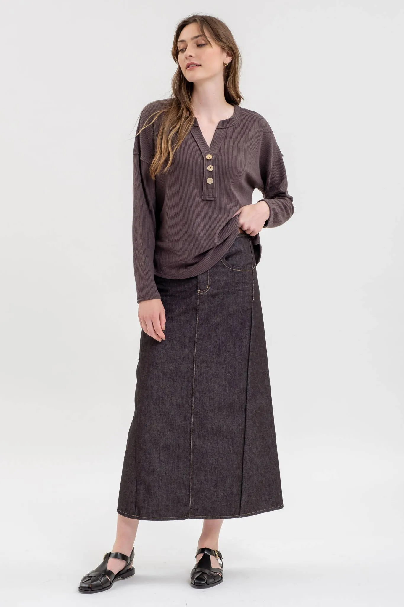 HALF BUTTON V NECK LONG SLEEVE KNIT TOP