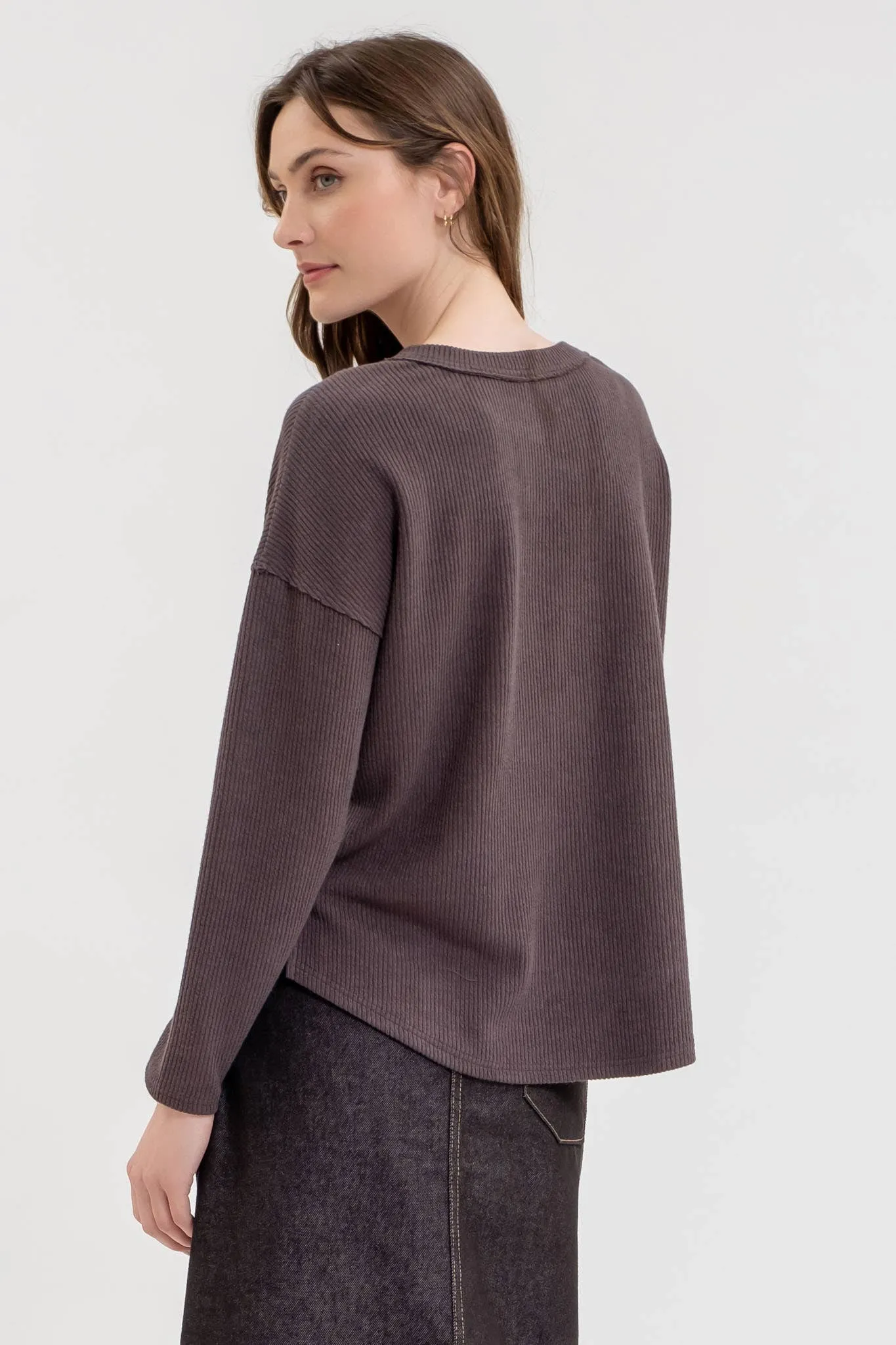HALF BUTTON V NECK LONG SLEEVE KNIT TOP