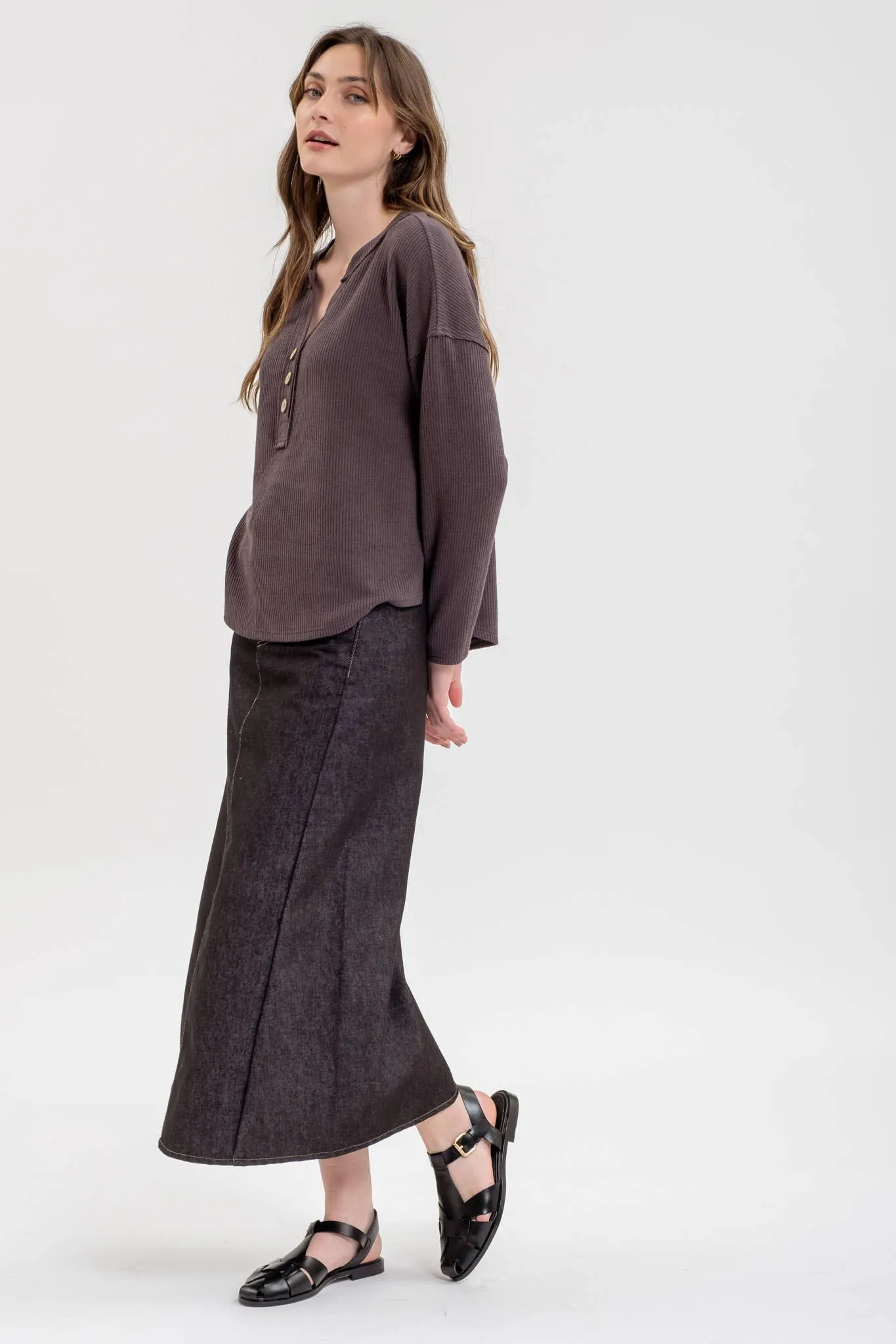 HALF BUTTON V NECK LONG SLEEVE KNIT TOP